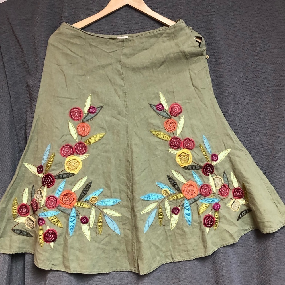J Jill olive khaki flare skirt with buttons, side closure, embroidered satin - Picture 2 of 14